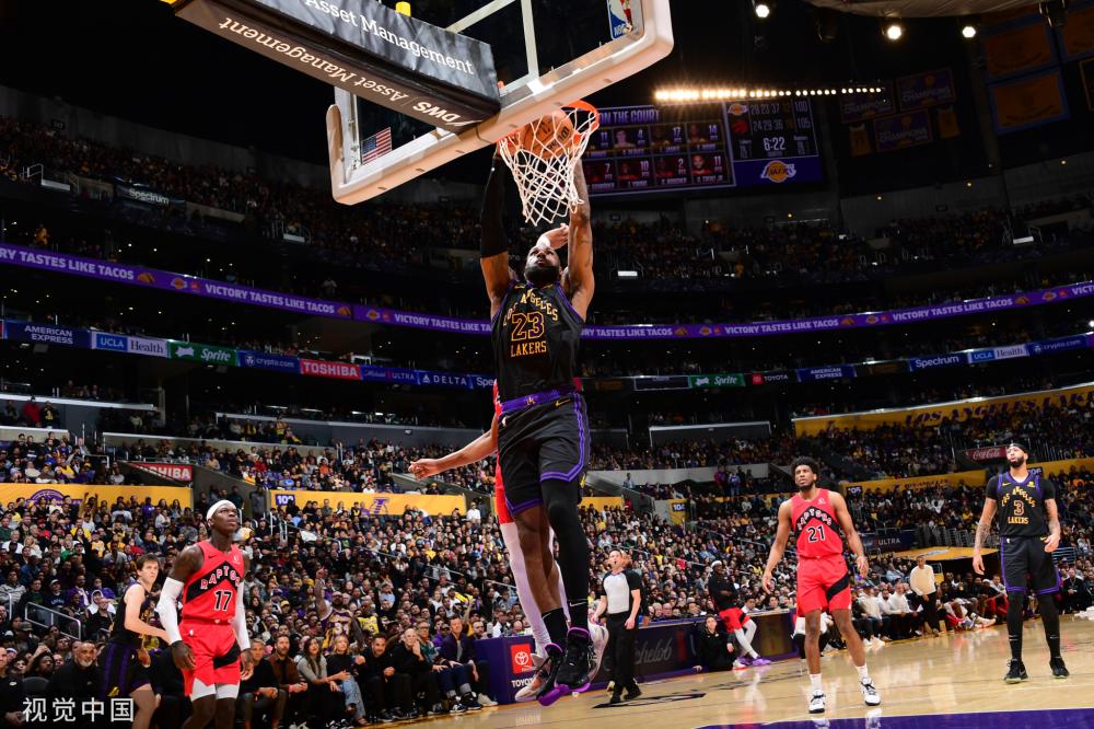 雙方球員和 雙方球員和