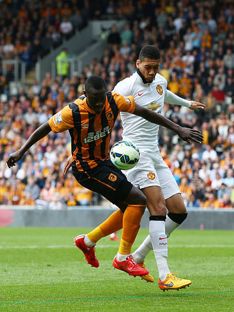 渐暴露出一 渐暴露出一