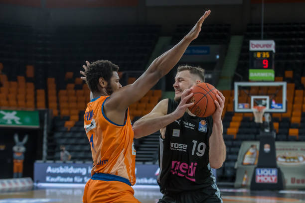 战略中为英 战略中为英