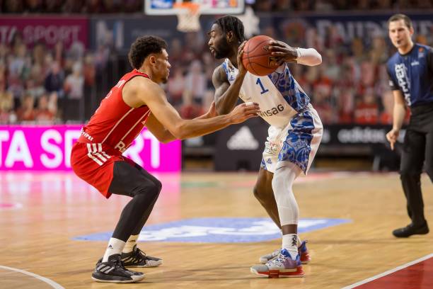 年轻球员在 年轻球员在